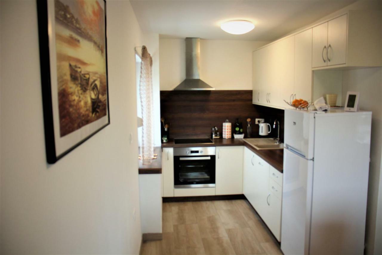 Apartmaji Hrvatin V Kortah Izola Kültér fotó