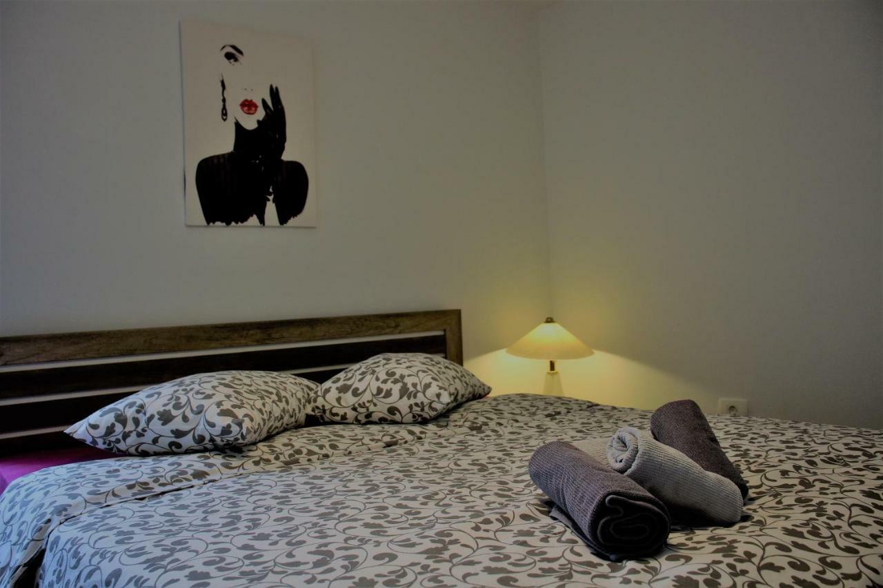 Apartmaji Hrvatin V Kortah Izola Kültér fotó