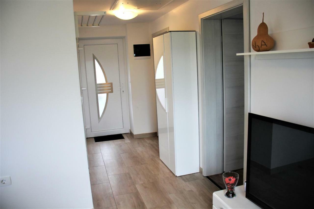 Apartmaji Hrvatin V Kortah Izola Kültér fotó